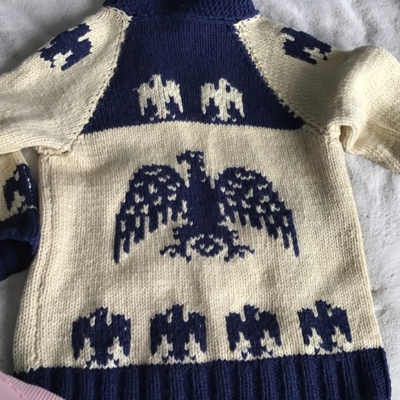 VINTAGE CREAM & BLUE PURE WOOL EAGLES DESIGN HANDKNITTED FRONT ZIP CARDIGAN SZ L - Picture 7 of 11